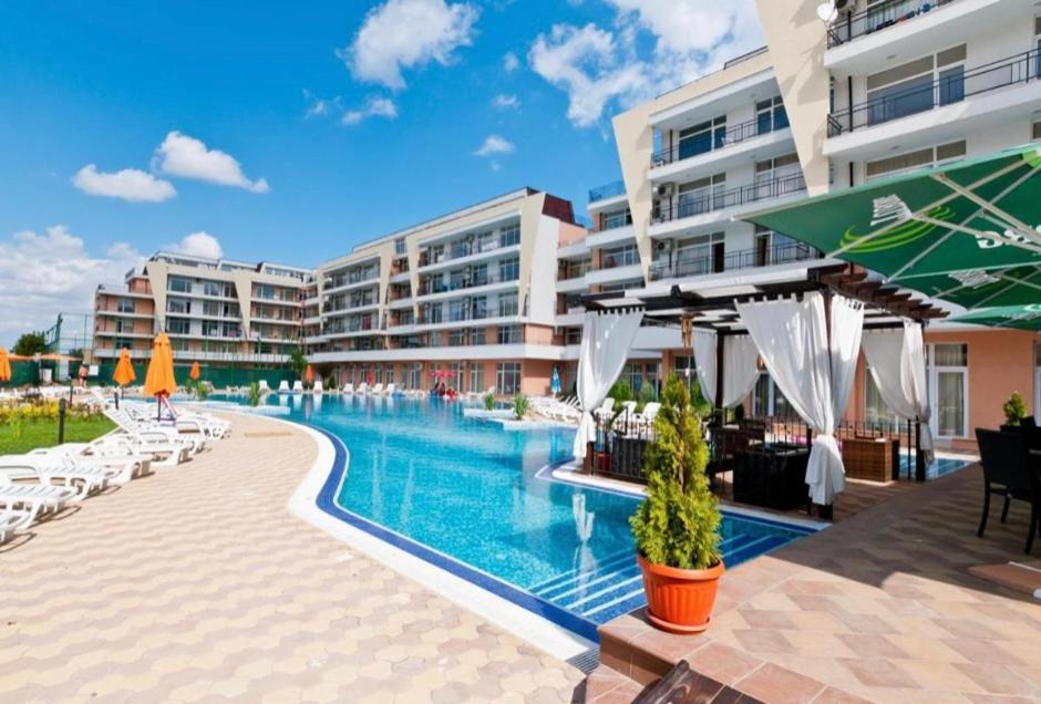 Holiday Apartments Grand Kamelia 써니비치 외부 사진