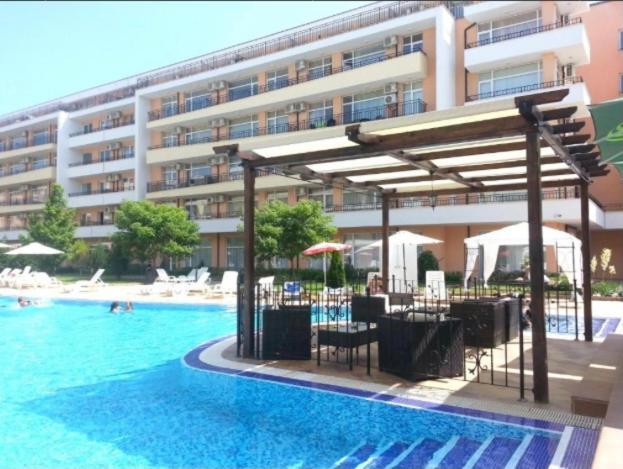 Holiday Apartments Grand Kamelia 써니비치 외부 사진