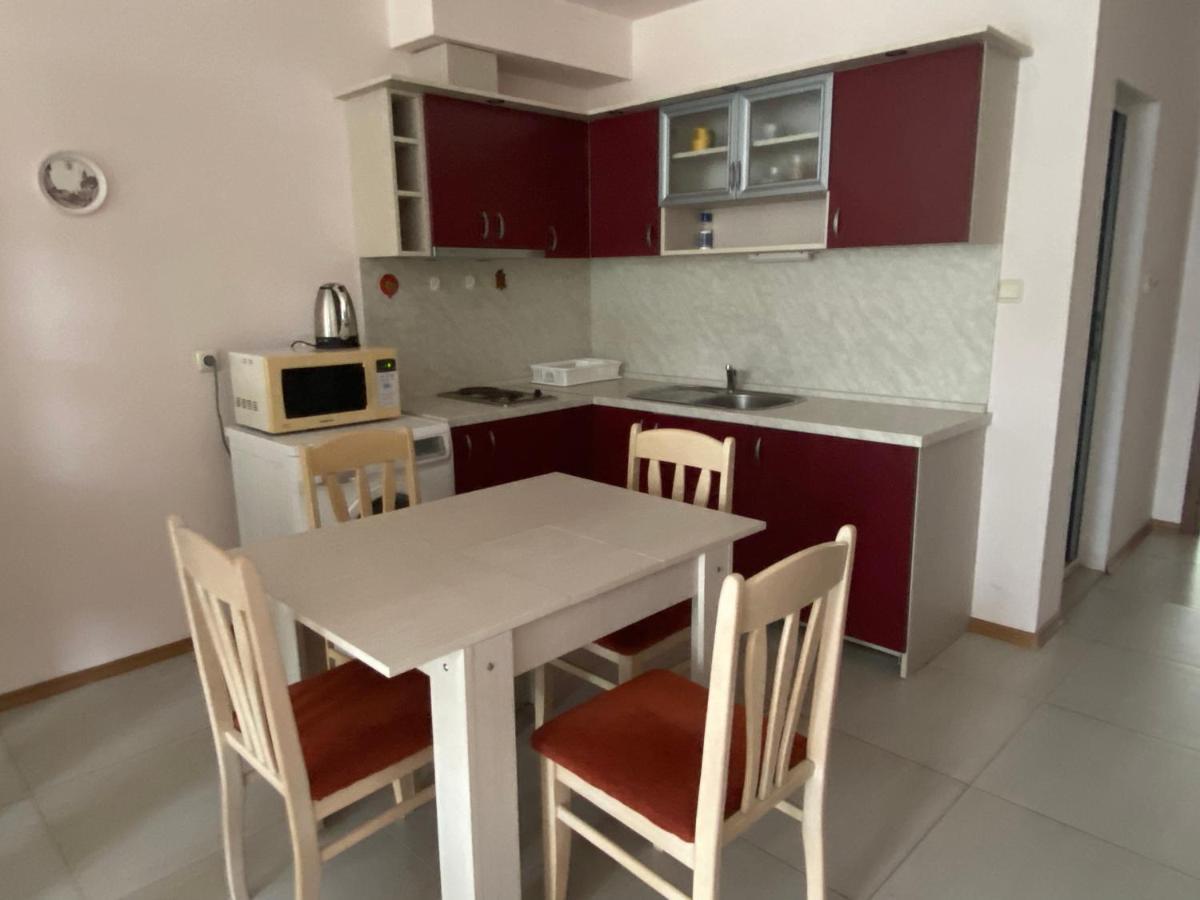 Holiday Apartments Grand Kamelia 써니비치 외부 사진